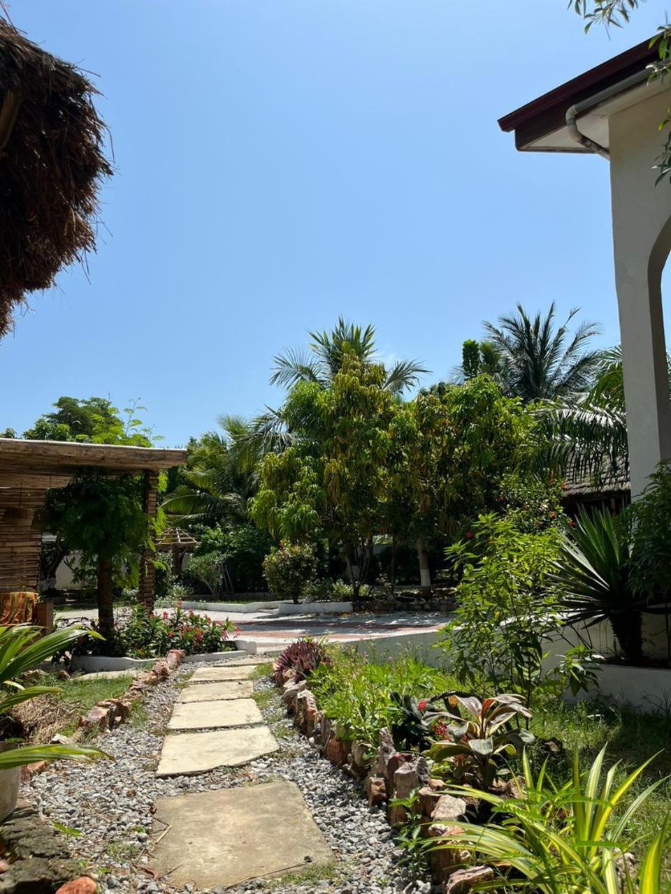 African Treasure Beach Resort Kokrobite Exteriör bild