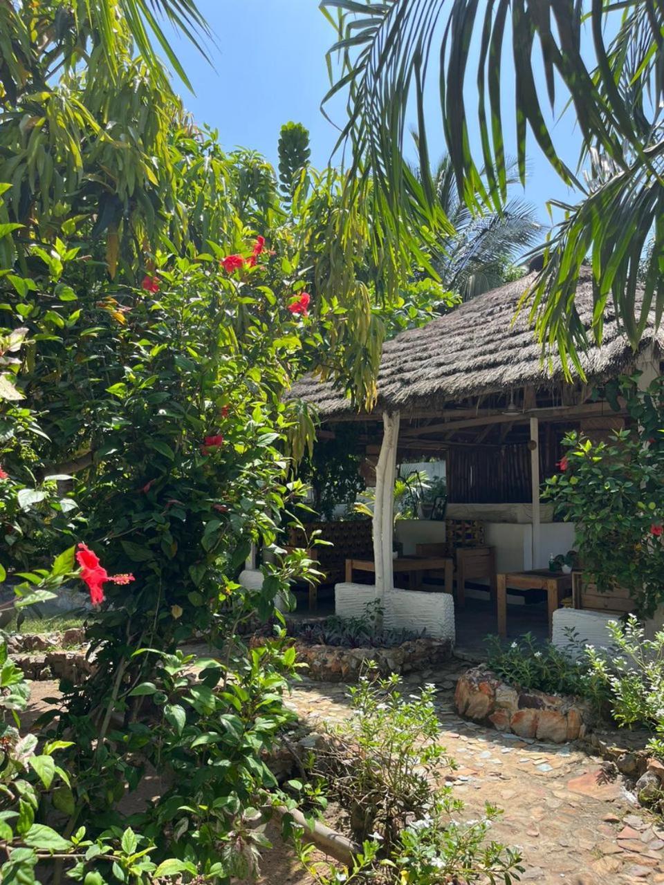 African Treasure Beach Resort Kokrobite Exteriör bild