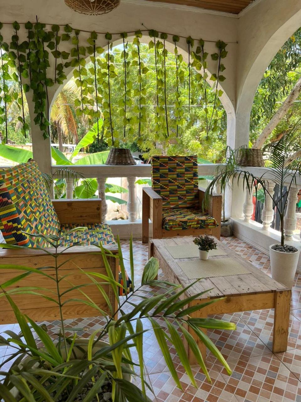 African Treasure Beach Resort Kokrobite Exteriör bild